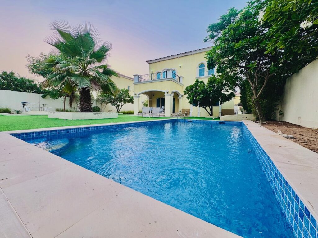 Private Pool Villa | Family Stay in Jumeirah Park