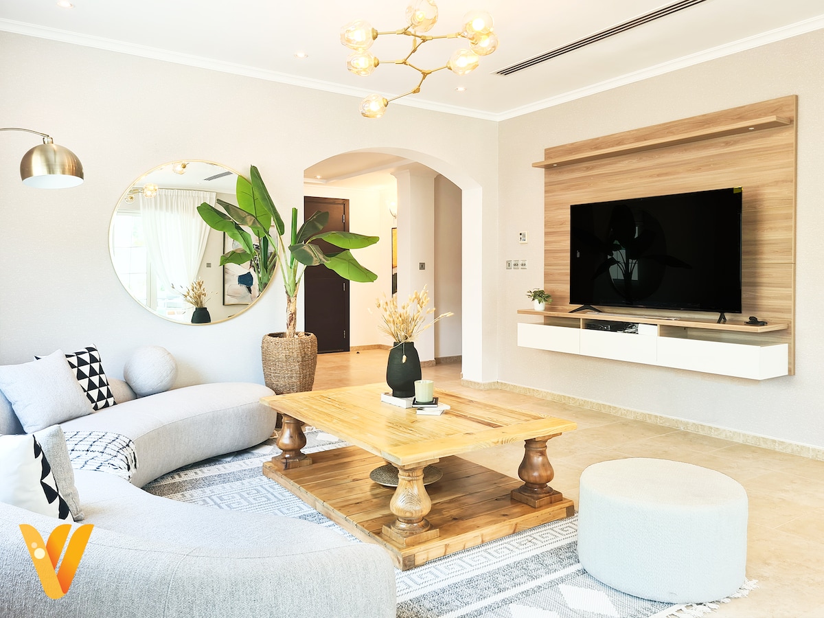 Private Pool Villa | Family Stay in Jumeirah Park
