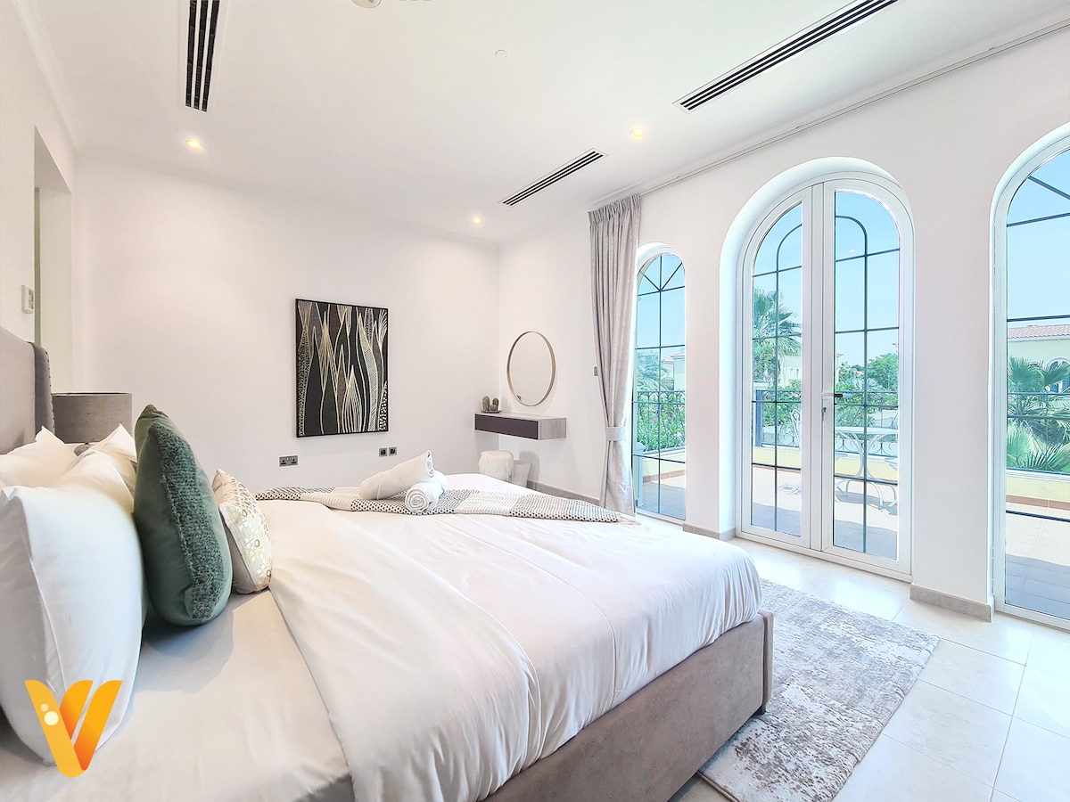 Private Pool Villa | Family Stay in Jumeirah Park