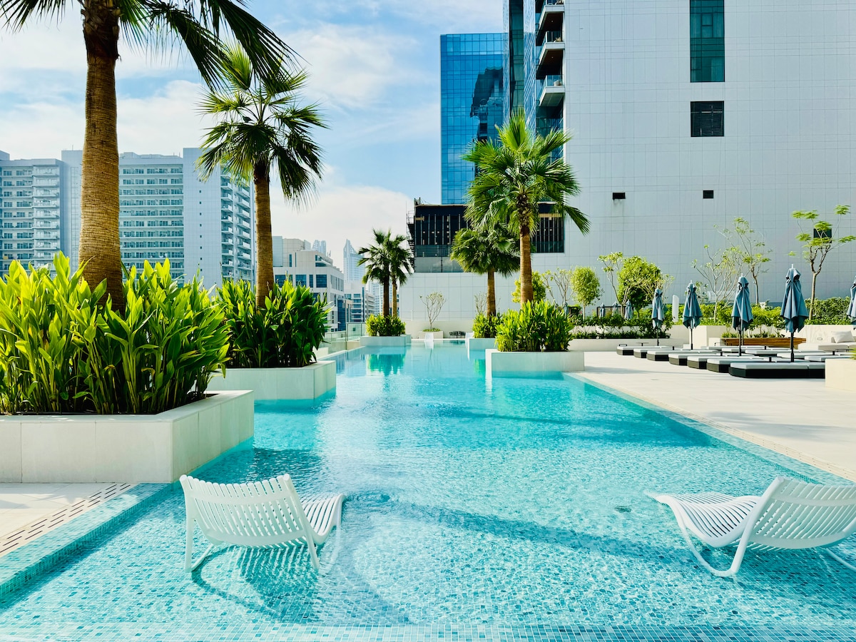 Stylish Studio w/ Burj View | Business Bay
