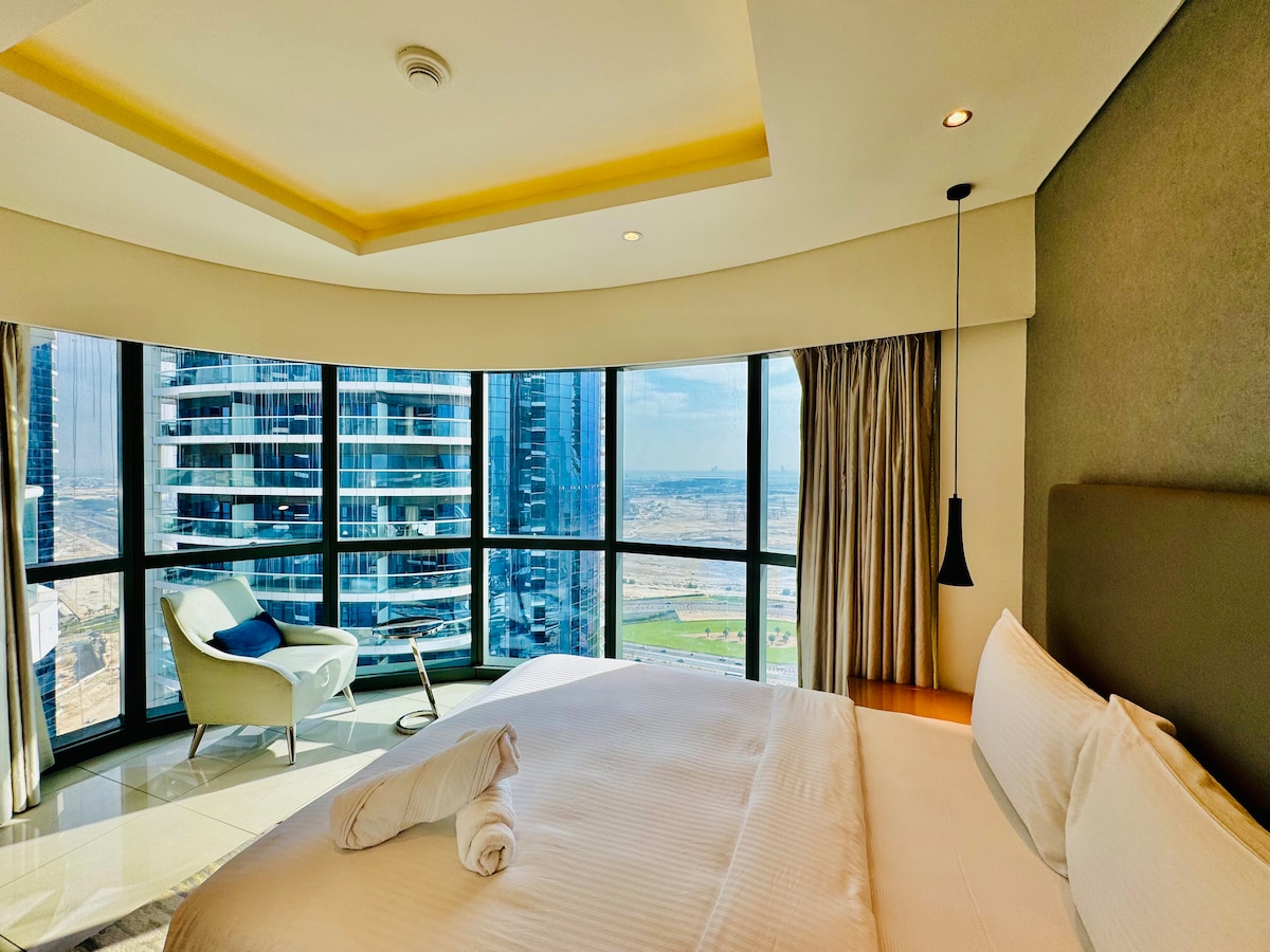 Iconic 3BR in Paramount Tower | Skyline Views