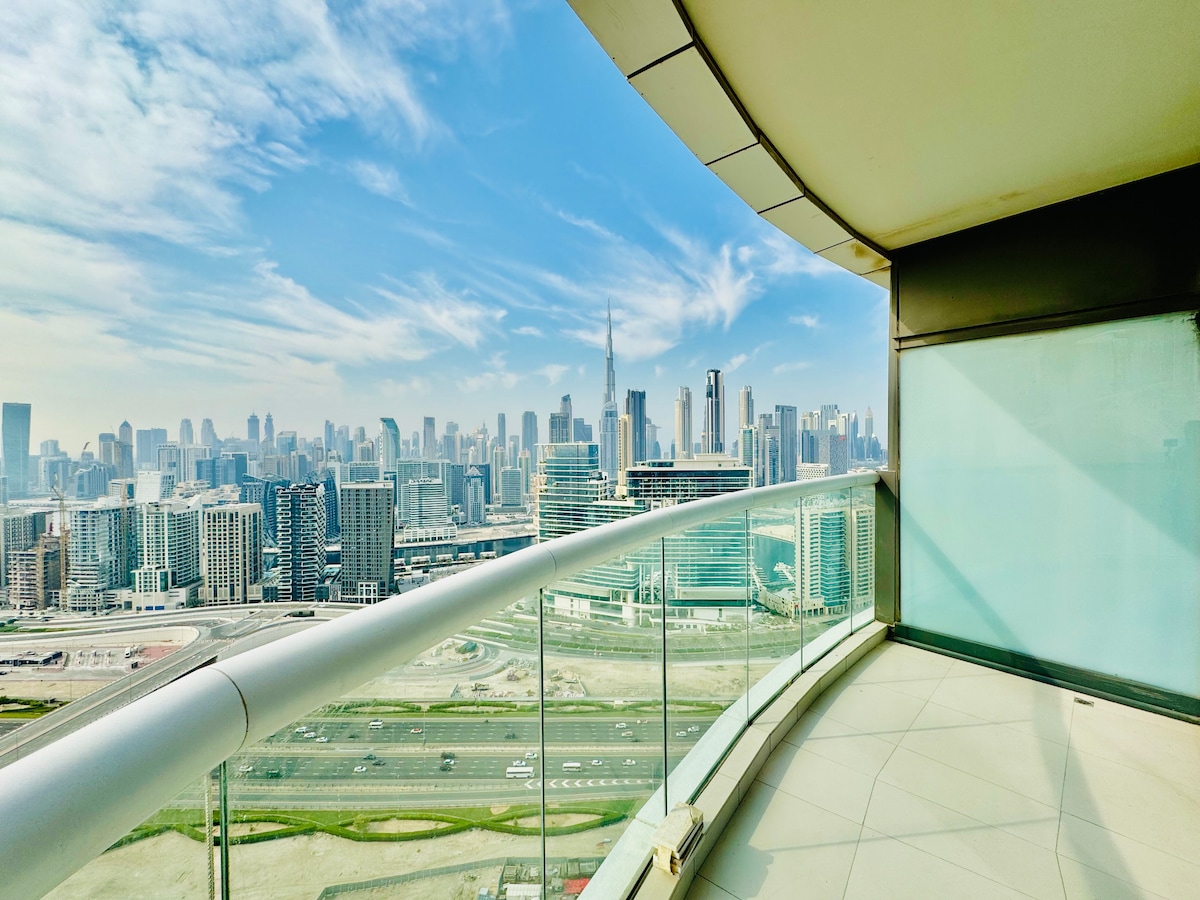 Iconic 3BR in Paramount Tower | Skyline Views